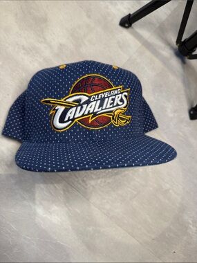 Mitchell & Ness Cleveland Cavaliers Snapback Hat | Hardwood Classics 🏀